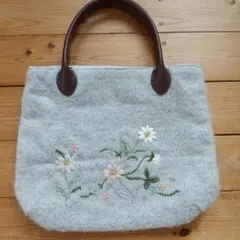 ウール刺繍お花のバッグ