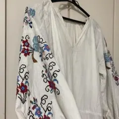 ウクライナ　刺繍ワンピース