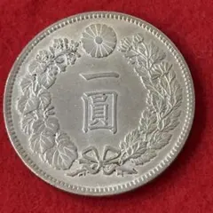 Z943日本古銭 新1円銀貨 明治7年 明治七年 貨幣 竜 菊紋 一円銀貨