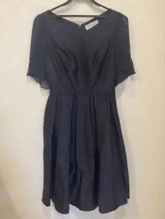 AIMER 黒 フレアスリーブ 膝丈ワンピース