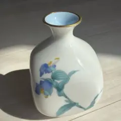 single flower vase
