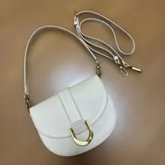 Charles & Keith ショルダーバッグ ガビーヌのサムネイル