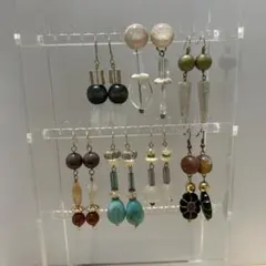 多様なデザインのダングルピアス　　セット