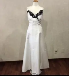 二次会・演奏会におすすめ 白のロングドレス