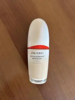 資生堂　REVITAL ESSENCE SKIN GLOW 220