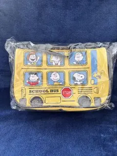 【新品未使用】スヌーピー ポーチ スクールバスデザイン
