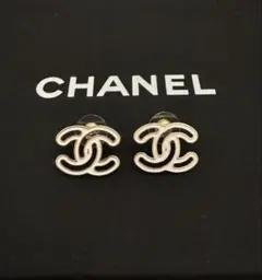 ♡CHANEL CCロゴ ピアス ゴールド ホワイト♡
