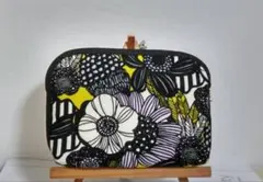 ハンドメイドファスナーポーチ/通帳ケース/北欧風　花柄