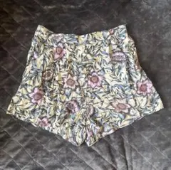 【美品】H&M ビスコース100% リゾート花柄 ショートパンツ 36 S〜M