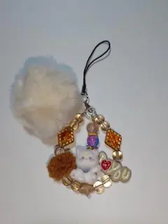 猫のチャームとファー付　ビーズストラップ