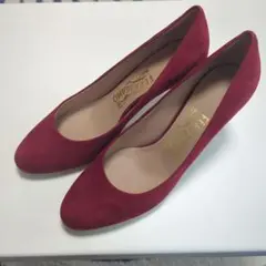 Salvatore Ferragamo スエードパンプス