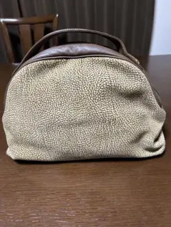美品　ボルボネーゼ　テクスチャー加工レザーハンドバッグ