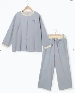 完売品　サマンサモスモス　刺繍　セットアップ　グレー