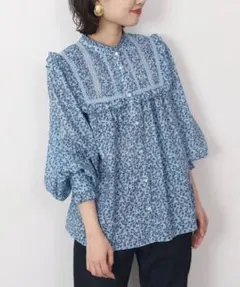 slobe IENA レースピンタックフリルブラウス　ブルー花柄