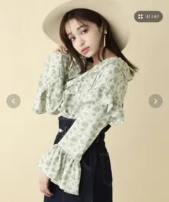 Ｖネックフリルブラウス