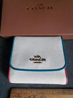 COACH 二つ折り財布 ホワイト ピンク ブルー