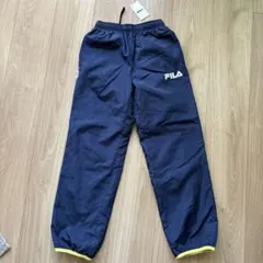 FILA 新品未使用　パンツ 140 シャカシャカ
