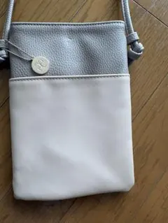 Eleganceノベルティ / グレー スマホショルダーバッグのサムネイル