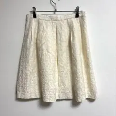 ✨良品✨ ソルーべイエナ【38】スカート 膝丈 アイボリー フレアスカートのサムネイル