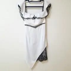 ★値下げ★1/13更新★ホワイトとブラックのフリルナイトドレス