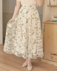 Areeam ボタニカル刺繍フレアスカートのサムネイル