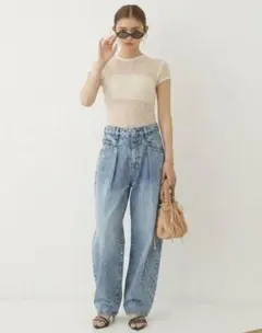 新品タグ付きリリーブラウン　ハイウエストタックデニムパンツのサムネイル