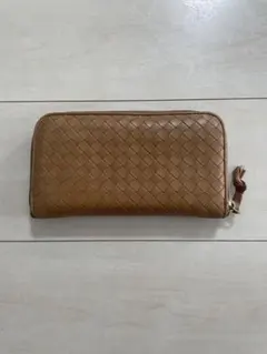 ボッテガヴェネタ イントレチャート 長財布 ラウンドジップ ベージュ