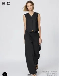 UNIQLO ブラック ストレートパンツ