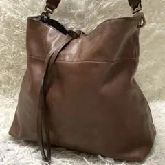 ブルネロクチネリ　レザー　巾着　ショルダーバッグ　ハンドバッグ　ブラウン