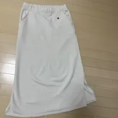 チャンピオンホワイト タイトスカート スリット付き