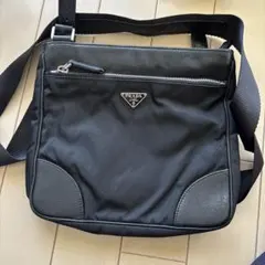 PRADA ナイロン×レザーショルダーバッグ ブラック 三角ロゴ　斜めがけ