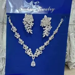 ネックレス＆イヤリングセット　ブライダルアクセサリー