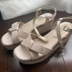 ベージュ クロスストラップ ウェッジ　サンダル値下げしました！