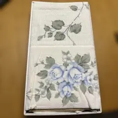 青いバラの花柄タオルケット