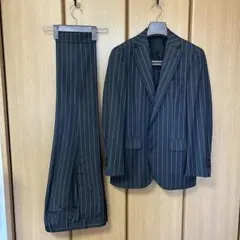 定価約75,900円⭐︎ゼニア⭐︎ヒルトン⭐︎ストライプ⭐︎メンズスーツ⭐︎グレー系
