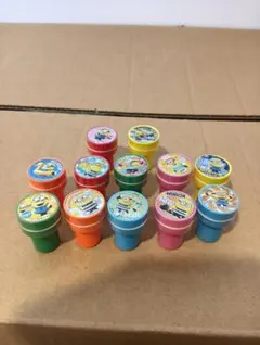 【新品未開封】Minions ミニオンズ 丸型 カラフル スタンプ 12個セット