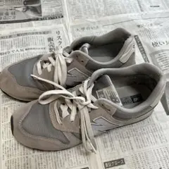 New Balance 565 グレー スニーカー