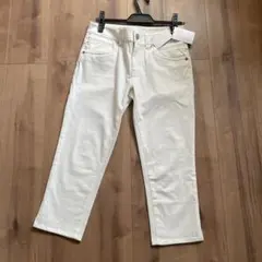 新品　23区　ホワイトデニムパンツ　クロップドのサムネイル