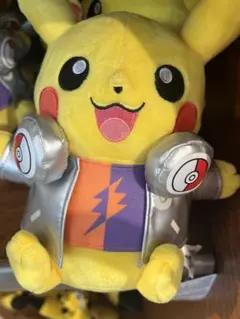 2025年最新】usj ピカチュウ ぬいぐるみの人気アイテム - メルカリ