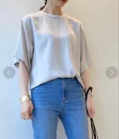 新品 allureville スキッパーステップヘムブラウス ベージュ 光沢 M