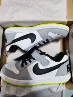 新品★NIKE★コートボローLow★１９.５cm
