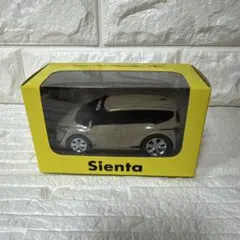 トヨタ Sienta ミニカーのサムネイル
