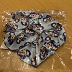 ドアラのシュシュ　散らし ブルー