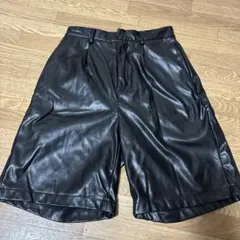 ブラック ショートパンツ