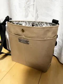 Item thumbnail for item 34df27a2-981b-4676-9b6b-8219d7a4458d