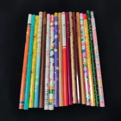 カラフルな木製鉛筆 18本セットまとめ売り