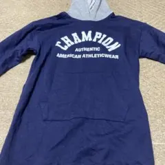 CHAMPION フード付きスウェットシャツ ネイビー
