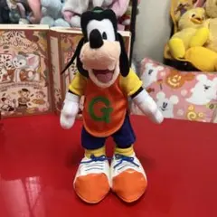 グーフィー ぬいぐるみ サンタ ディズニーストア タグ付き ヤング