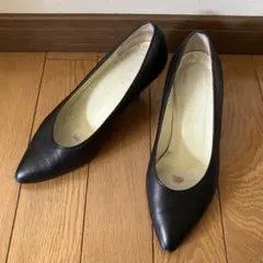 22㌢ブラックレザー ポインテッドトゥ ハイヒール used
