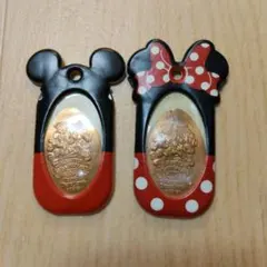 ディズニー　 2010 イースター スーベニアメダル　ホルダー 2個セットのサムネイル